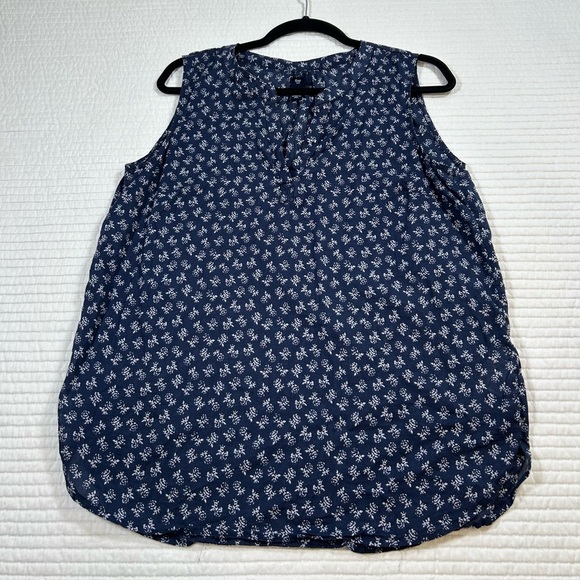 GAP Blue and White Tank Top with Abstract Pattern. Size Medium. - Picture 3 of 7
